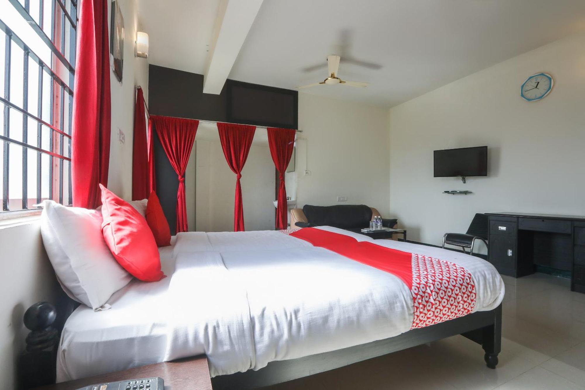 Hotel O D-qube 3*