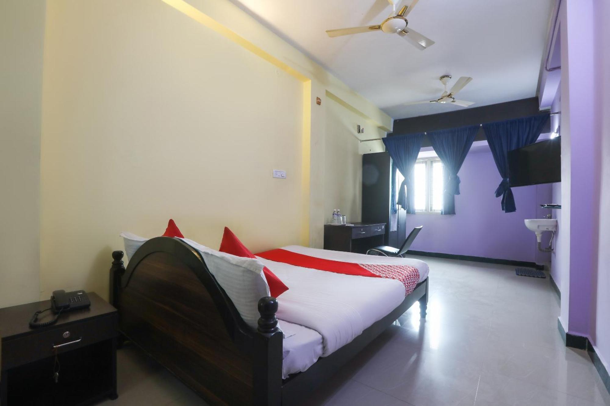 Hotel O D-qube 3*